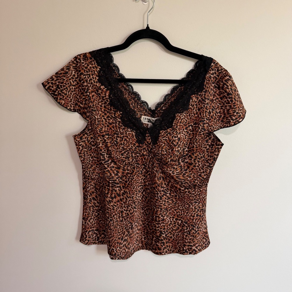 Idyllwind Miranda Lambert Leopard Print Lace Trim V-Neck Short Sleeve Blouse M
